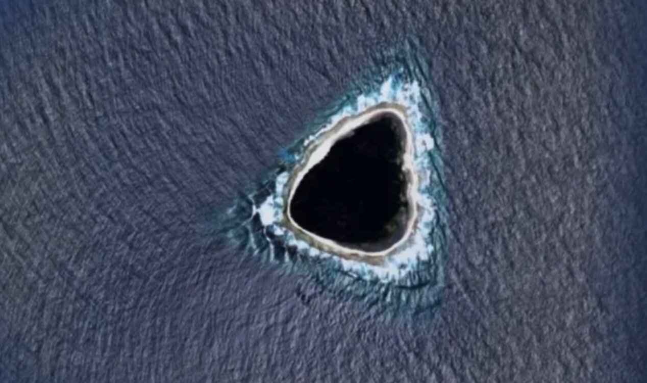 news-hq-black-hole-island.jpg