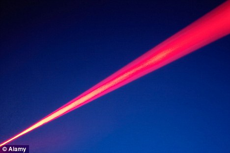 article-2055360-0E99C50C00000578-932_468x311.jpg