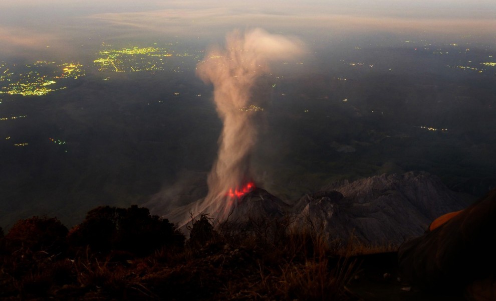 volcano01.jpg